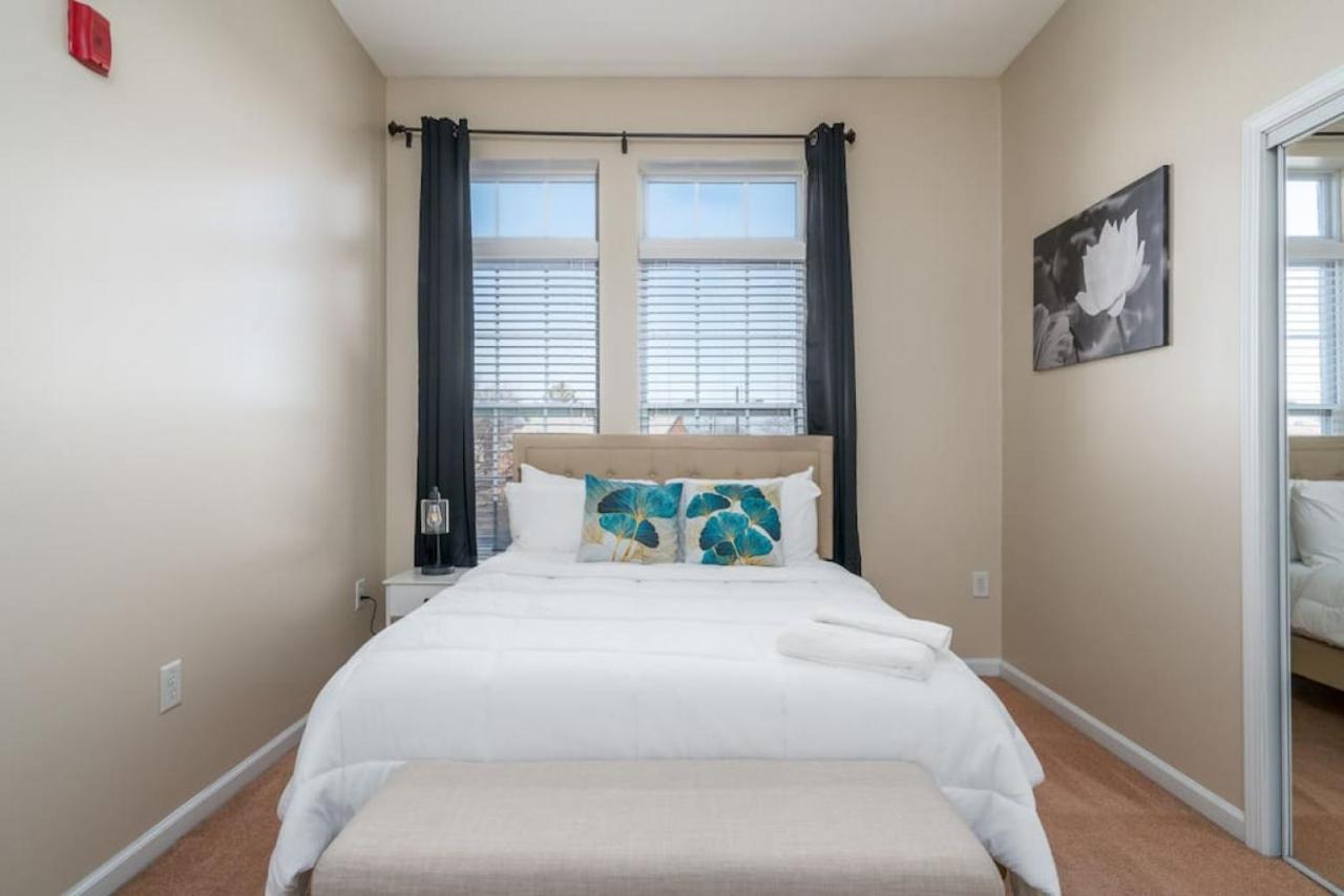 Private Bedroom Downtown Indy - Shared Indianapolis Exterior foto